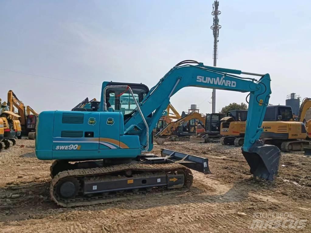 Sunward SWE90E 소형 굴삭기 7톤 미만