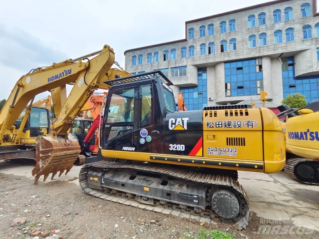 CAT 320 D 대형 굴삭기 29톤 이상
