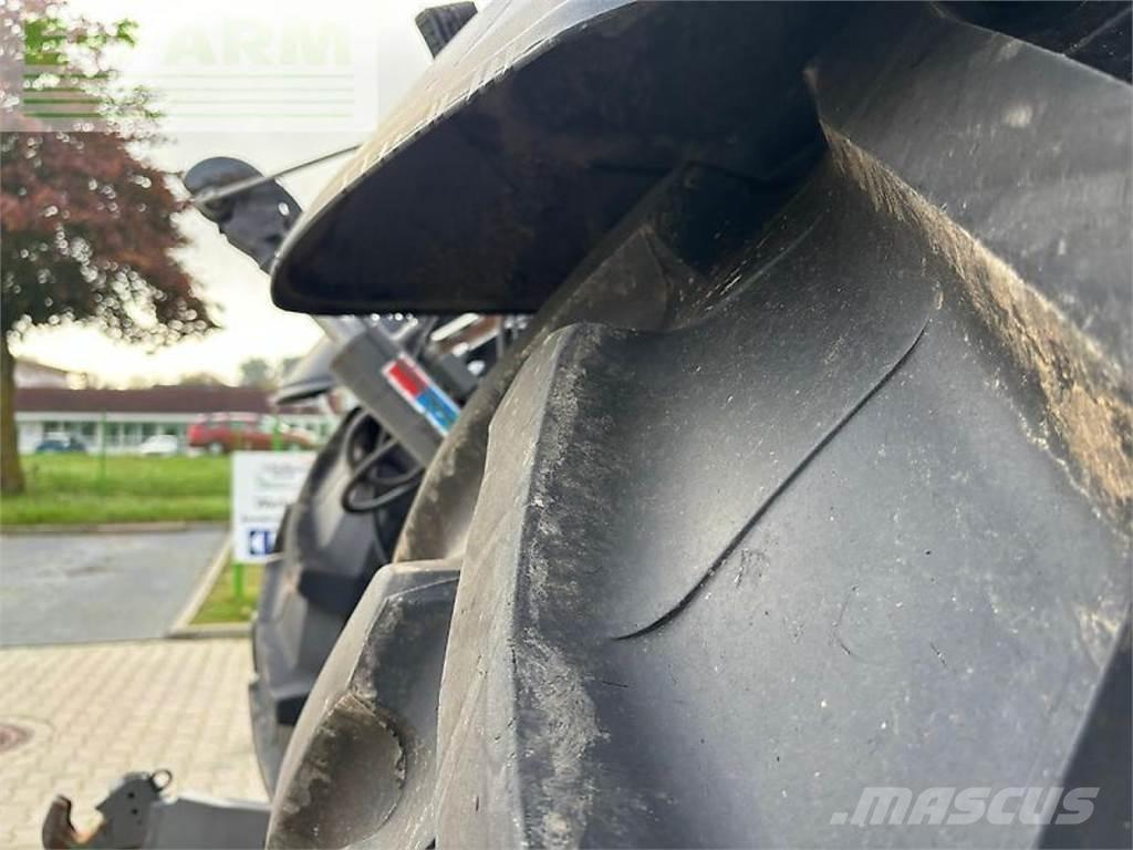 Valtra q265 트랙터