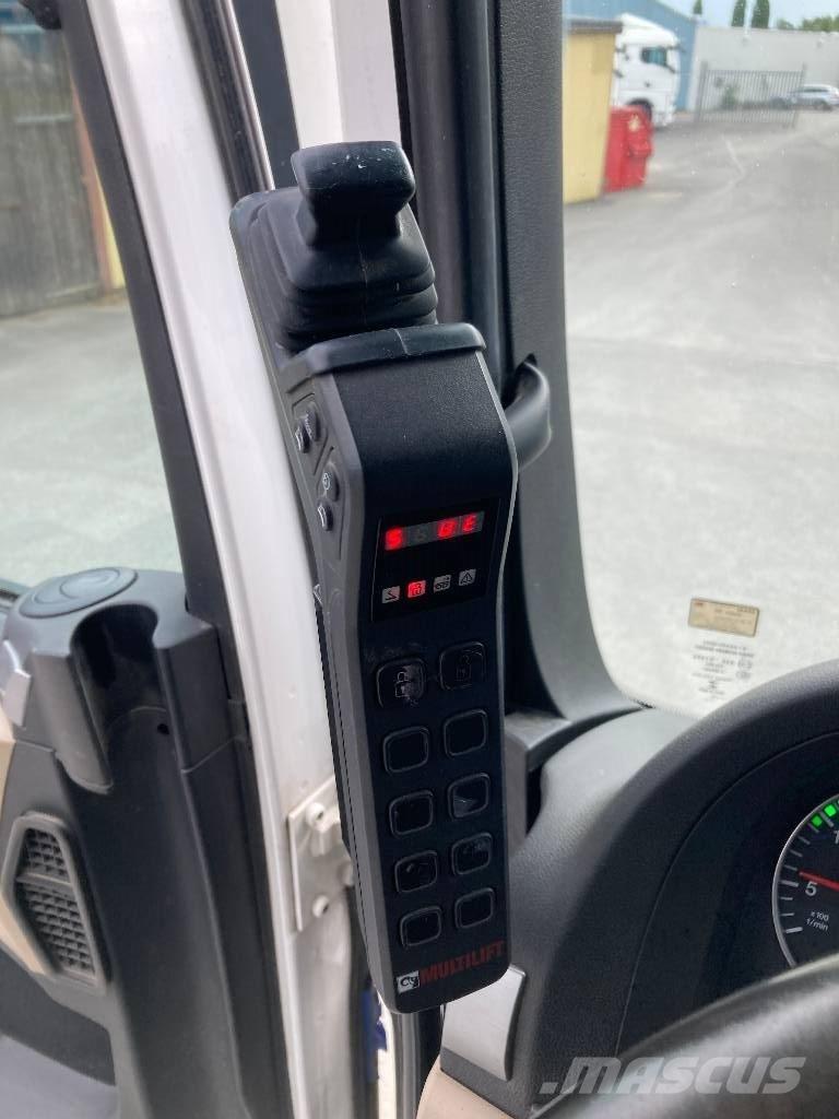 MAN TGX 26.500 6X2 훅 리프트 트럭