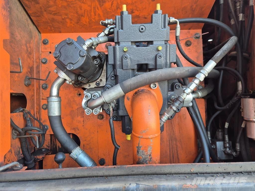 Doosan DX 210 W  휠 굴삭기