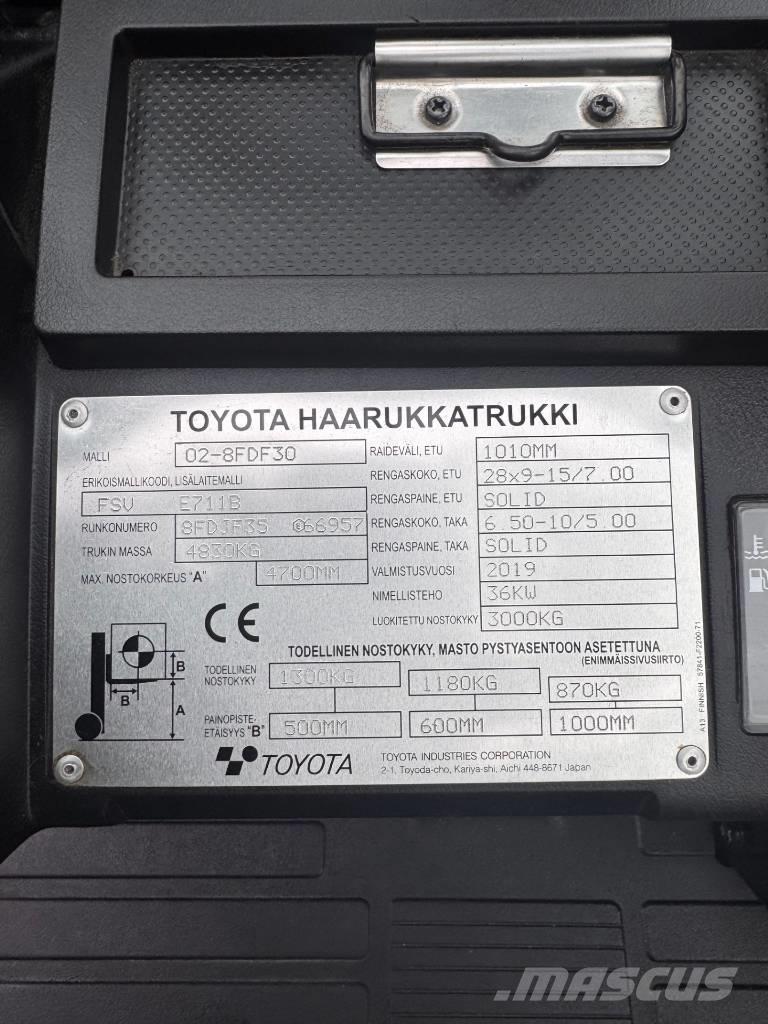 Toyota 02-8 FDF 30 디젤 지게차