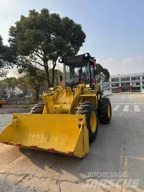 Komatsu WA 100  휠로우더
