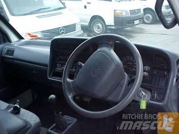 Toyota HIACE RZH103R 패널 화물차