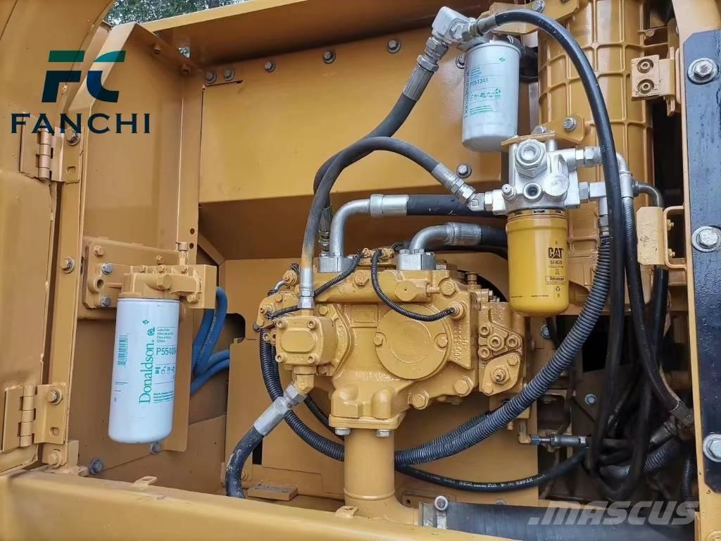 CAT 320 D 대형 굴삭기 29톤 이상