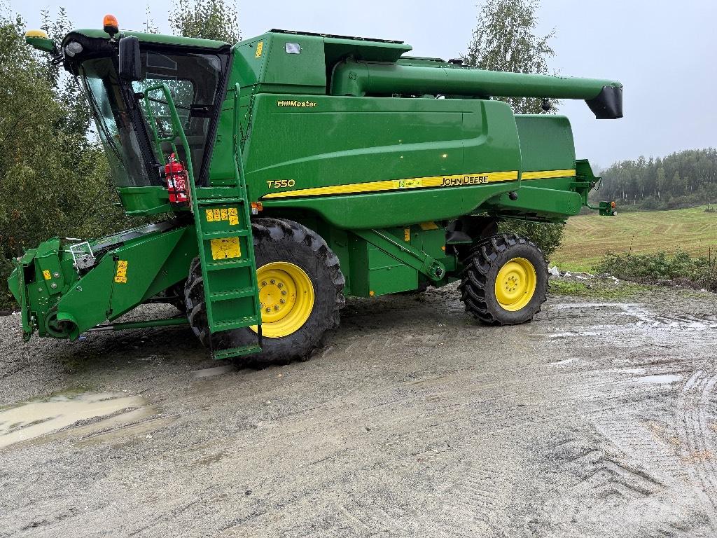 John Deere T550 콤바인 수확기