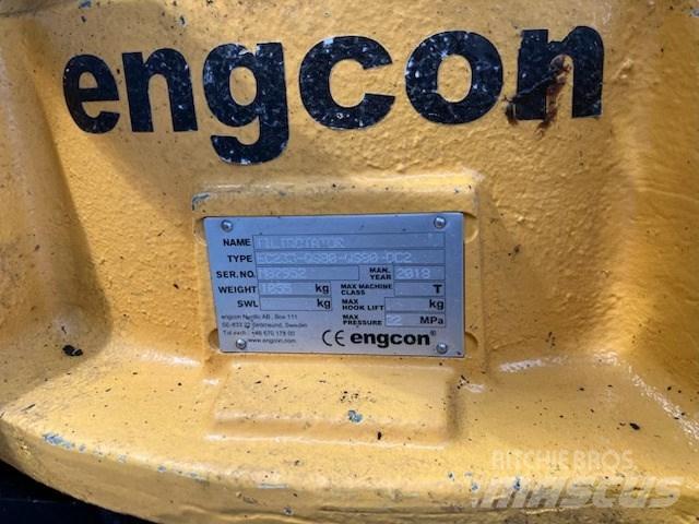CAT 330 대형 굴삭기 29톤 이상