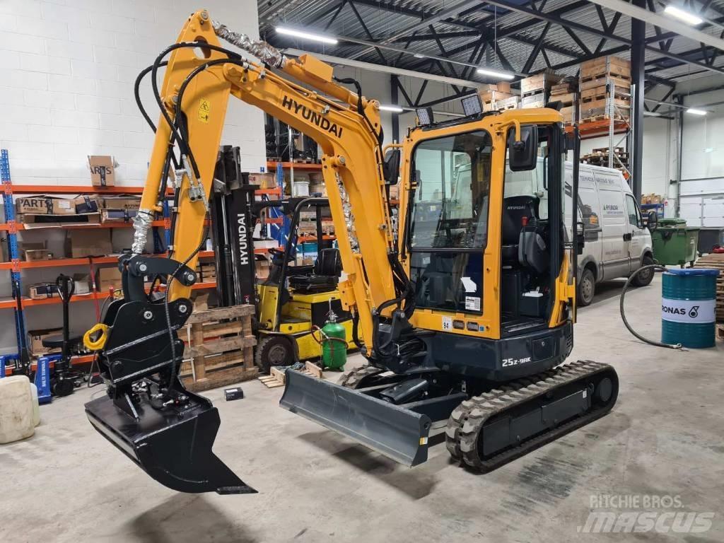Hyundai R25-9AK 소형 굴삭기 7톤 미만