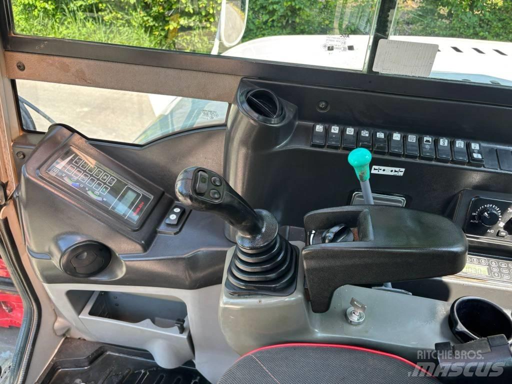Takeuchi TB 290 중형굴삭기 7톤-28톤