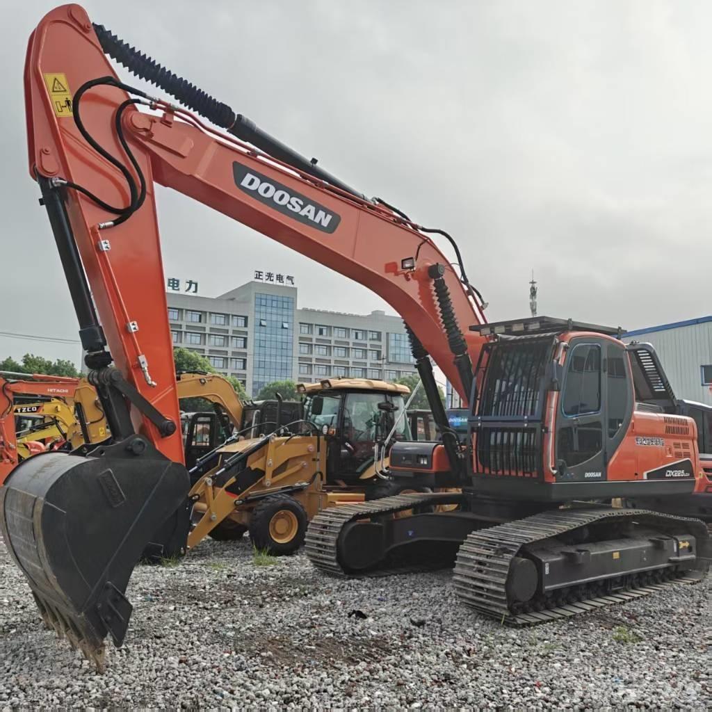 Doosan DX 225 LCA 대형 굴삭기 29톤 이상