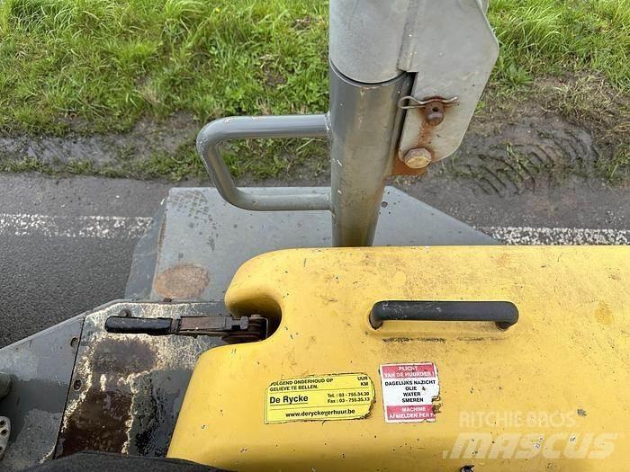 Neuson 6001 건설현장 덤프트럭