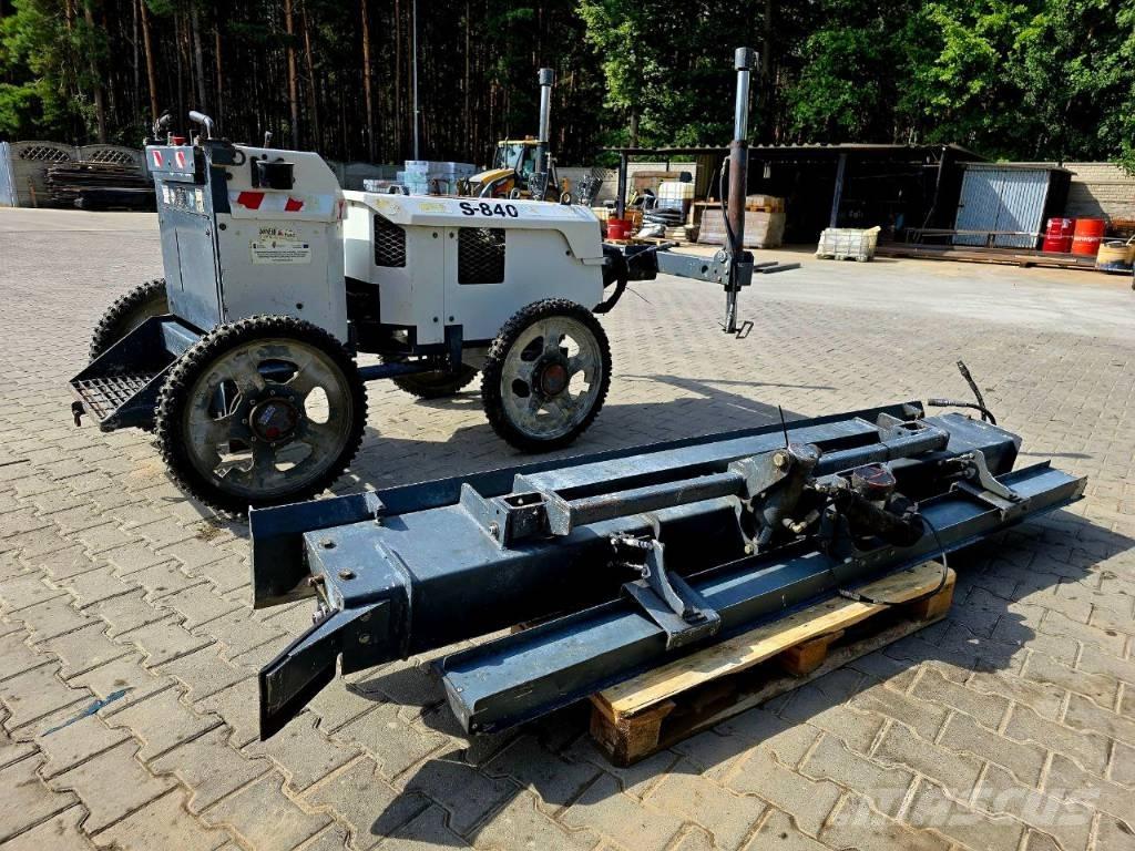 Somero S840 콘크리트 분배 붐