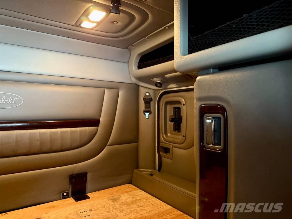 Peterbilt 389 PRIDE 트랙터 유닛