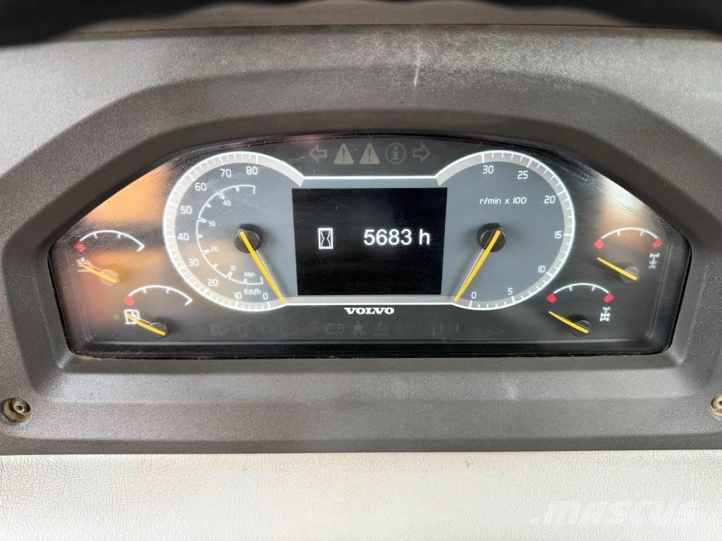 Volvo A 30 G 연결식 홀러