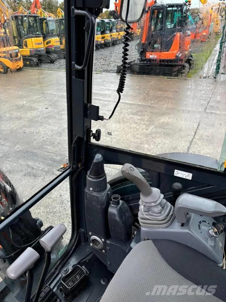 Hitachi ZX26U-6CR 소형 굴삭기 7톤 미만