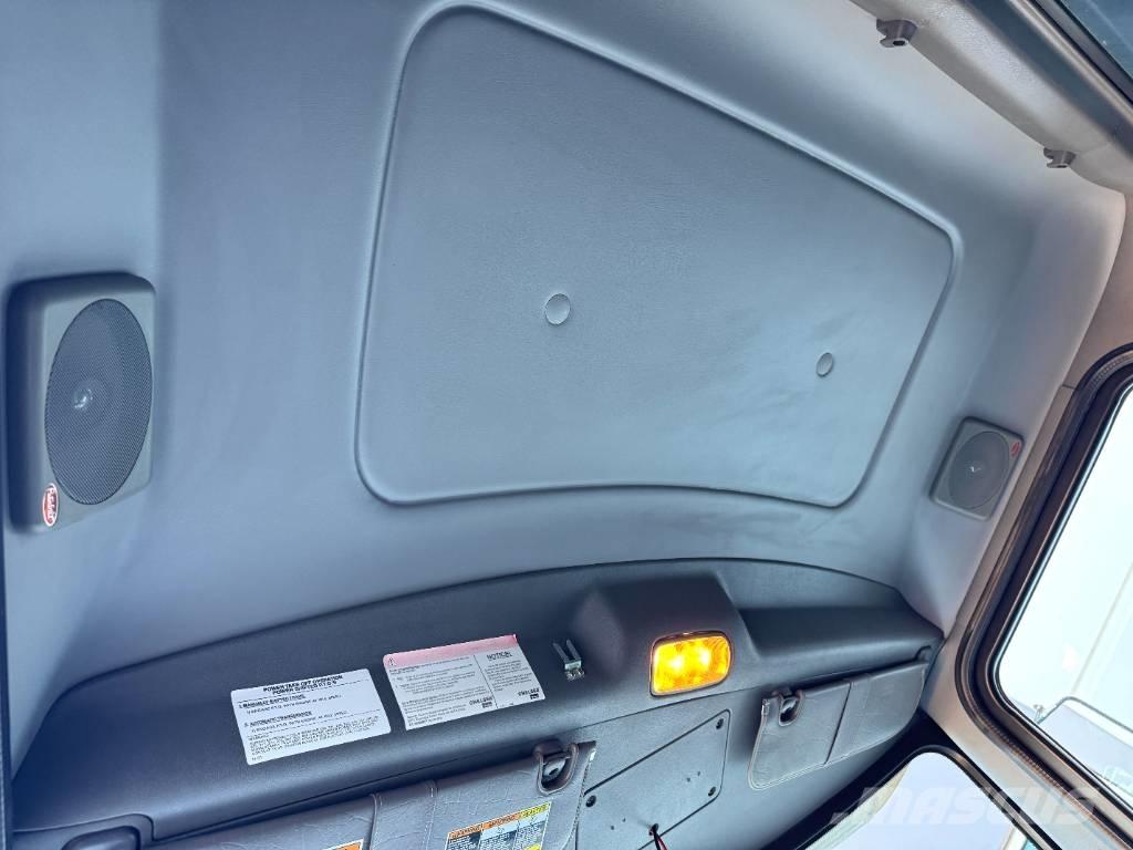 Peterbilt 348 덤프 트럭