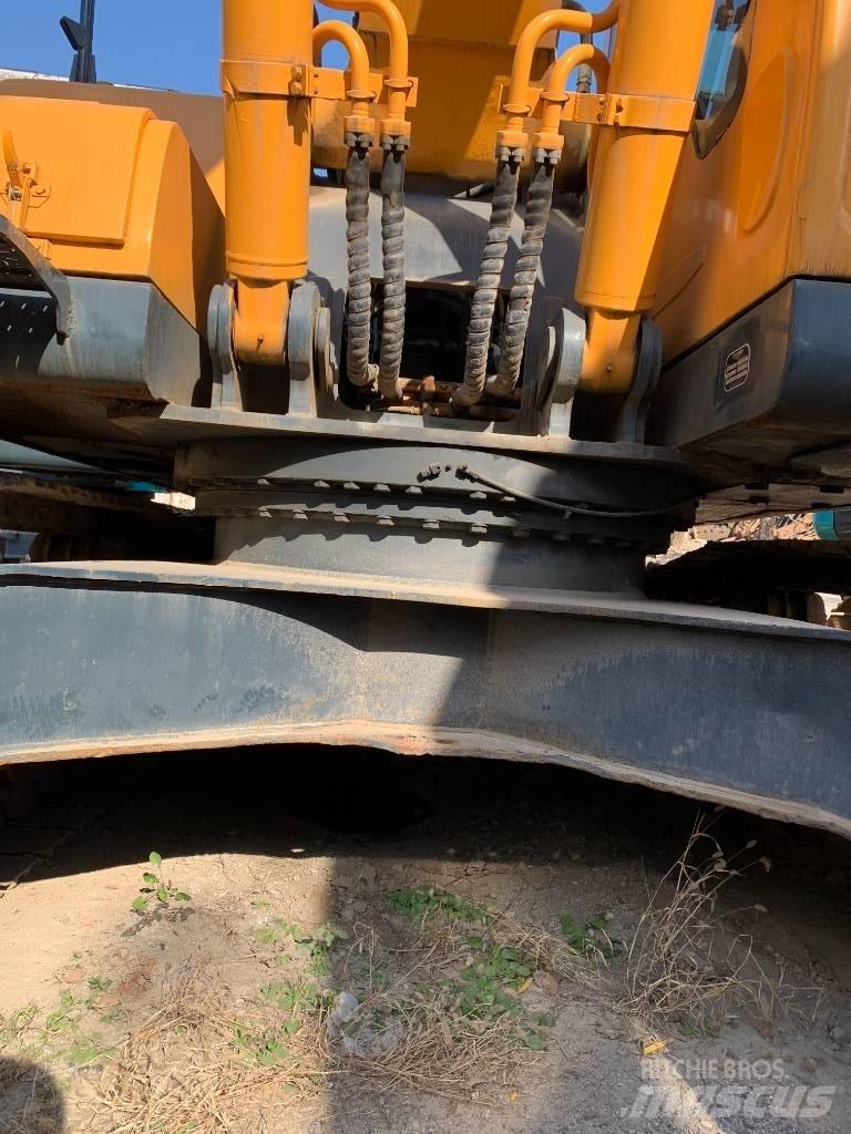 Hyundai 305LC-9T 대형 굴삭기 29톤 이상