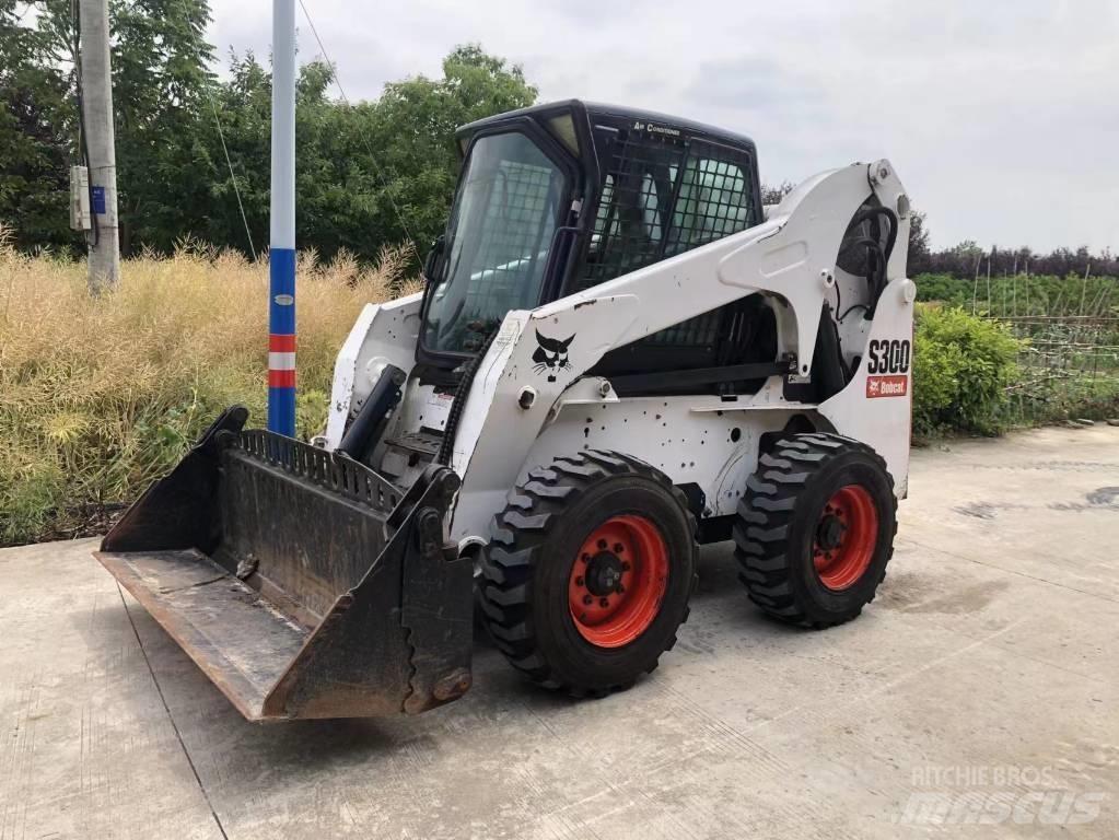 Bobcat S 300  스키드로더
