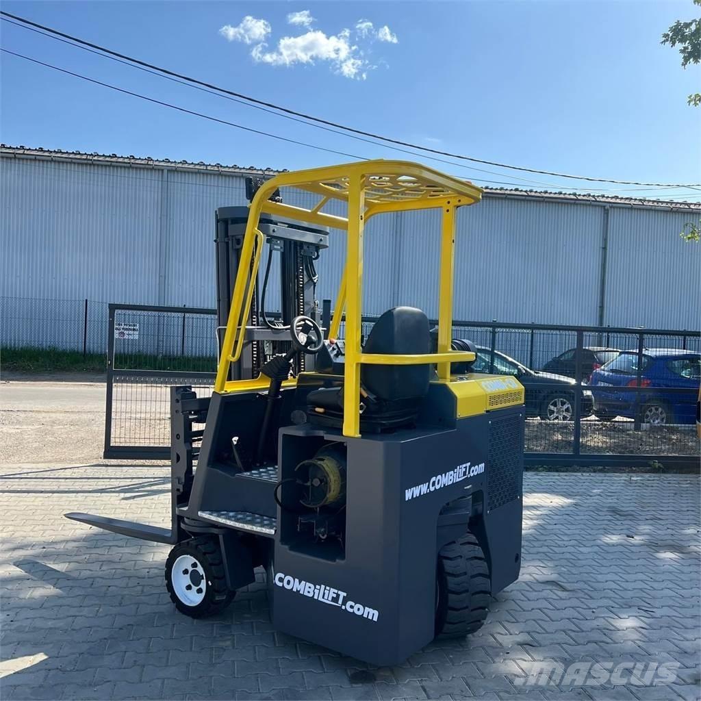 Combilift CBE 3000 4방향 리치트럭