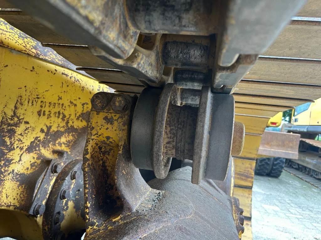 Komatsu D65PX-15 크롤러 도저