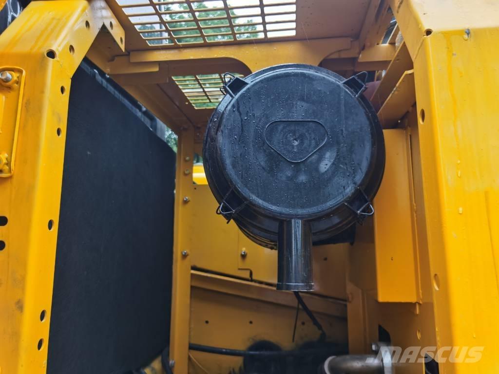 Komatsu PC 220-7 대형 굴삭기 29톤 이상