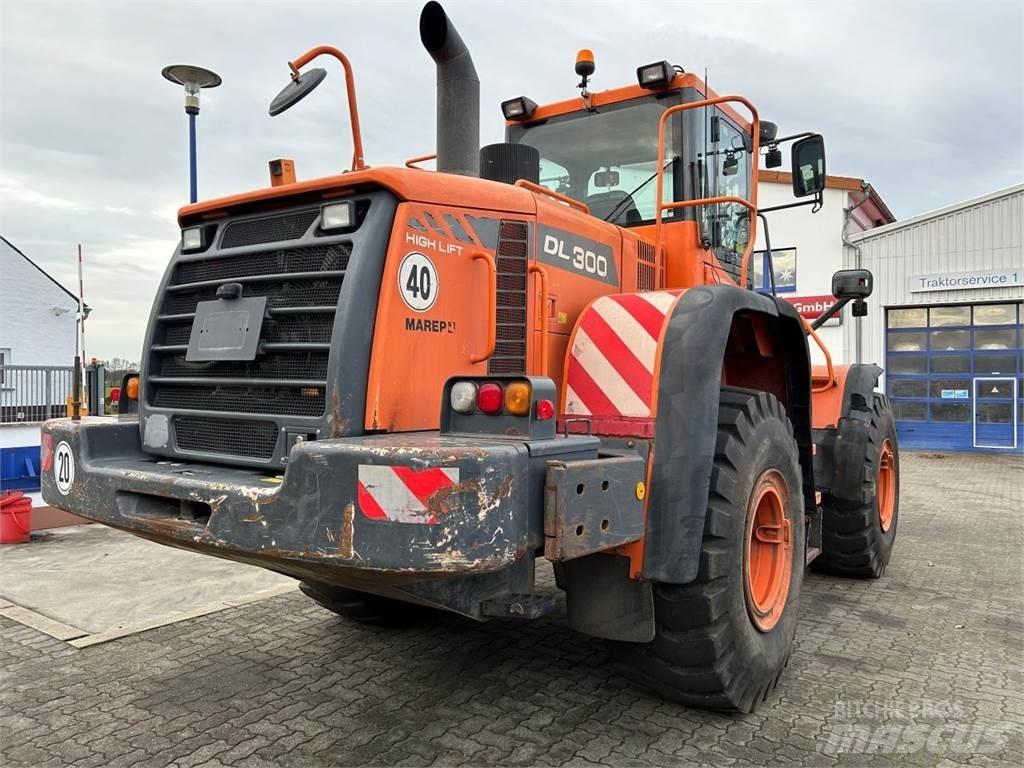 Doosan DL 300  휠로우더