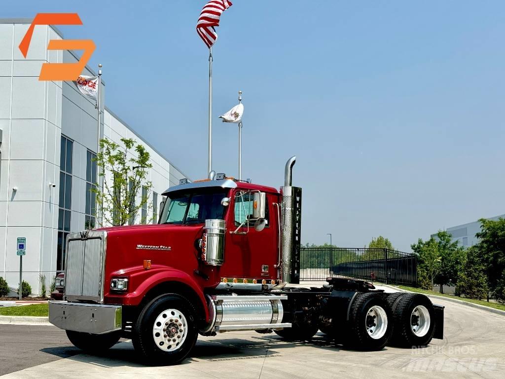Western Star 4900 SF 트랙터 유닛