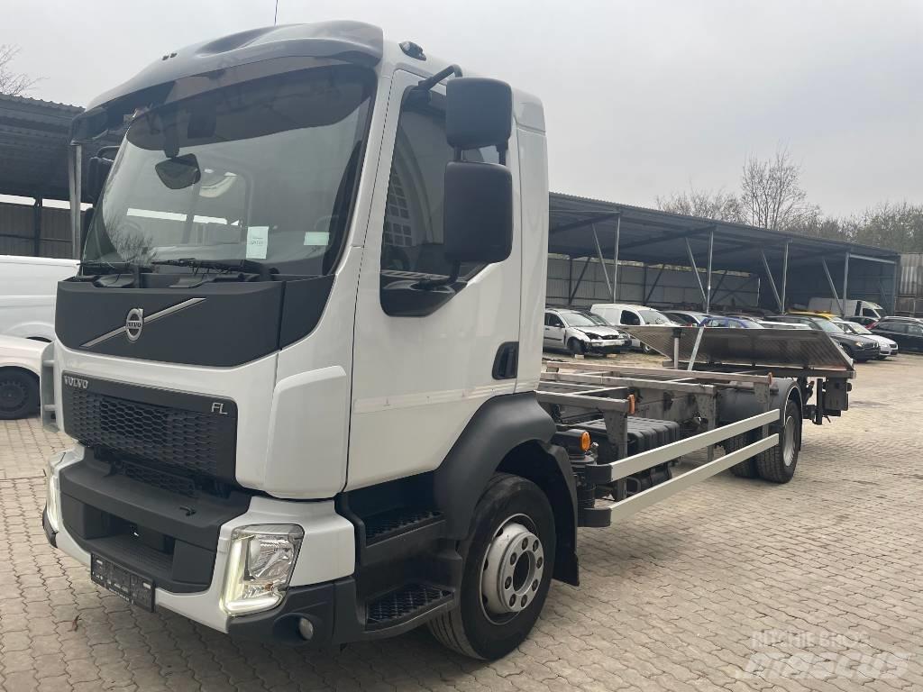 Volvo FL 250 스킵 로더 트럭