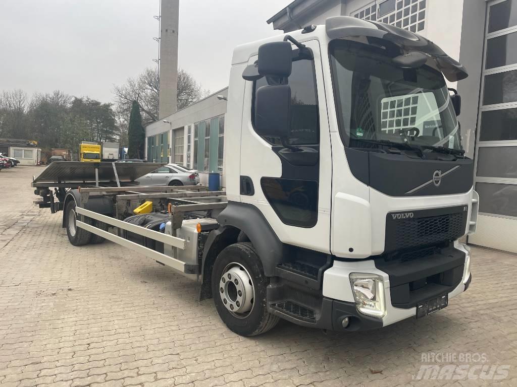 Volvo FL 250 스킵 로더 트럭