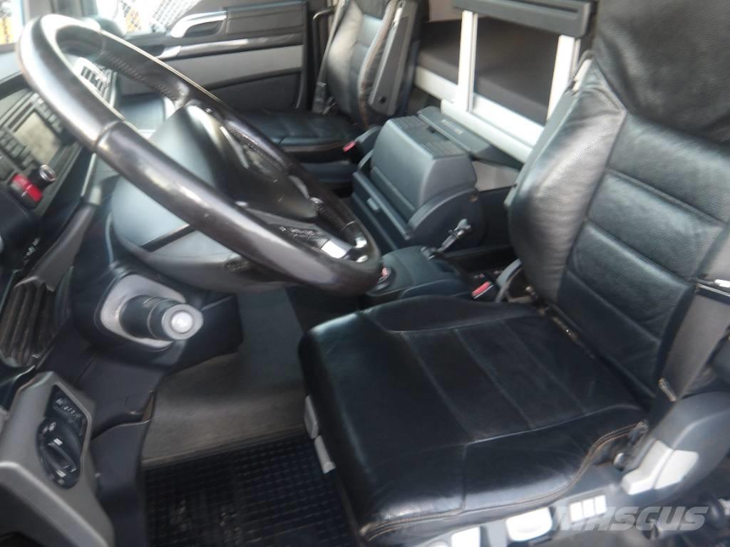 MAN TGX 35.560 8x4 농장/곡물 트럭