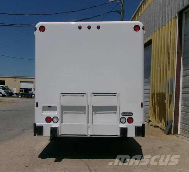 Freightliner M2 음료 배달 트럭