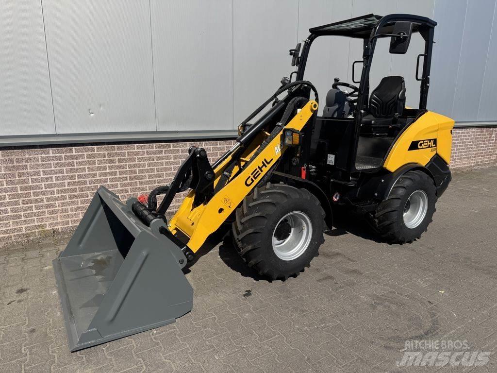 Gehl AL330  휠로우더
