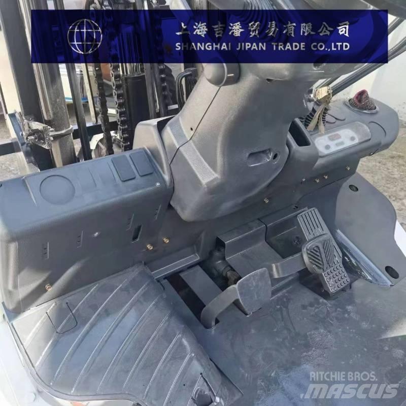 TCM FD 30 디젤 지게차