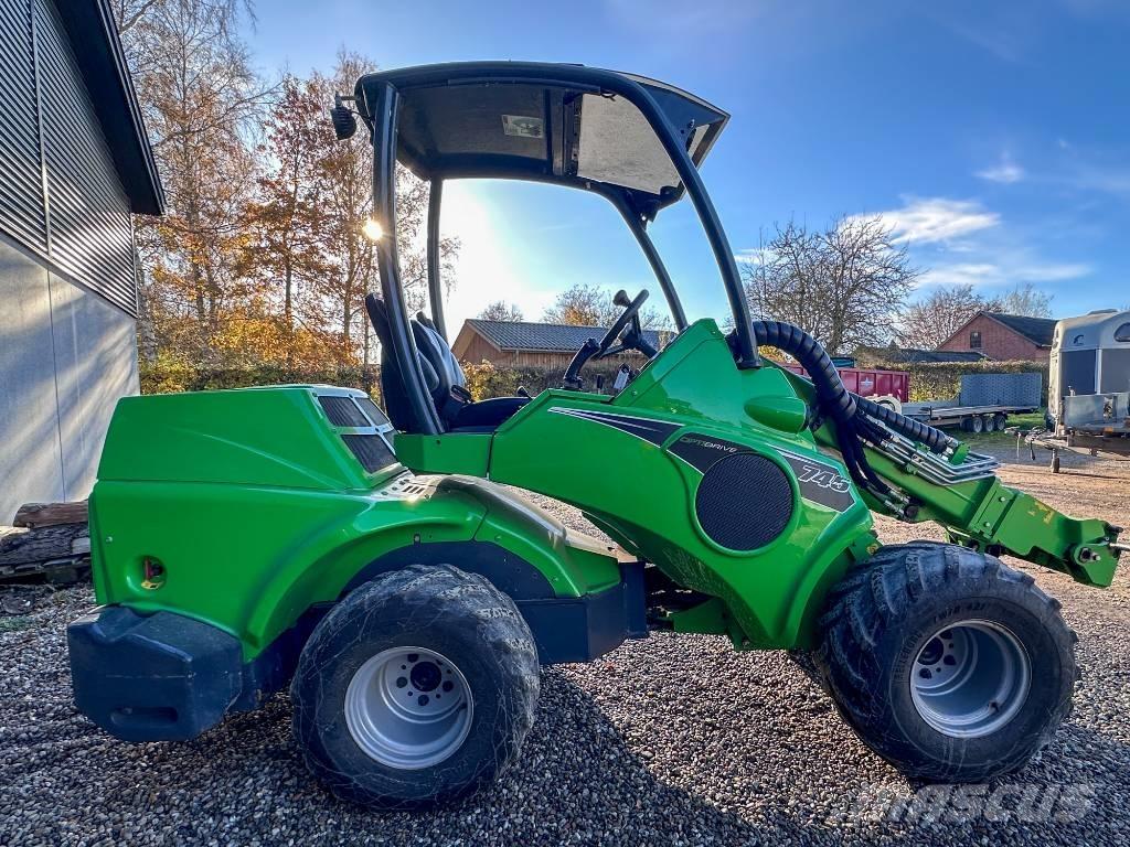 Avant 745 다목적 로더