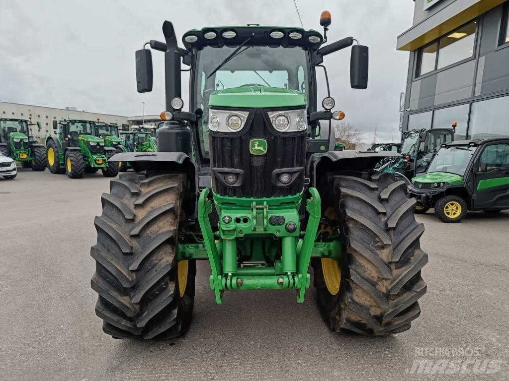 John Deere 6215 R 트랙터