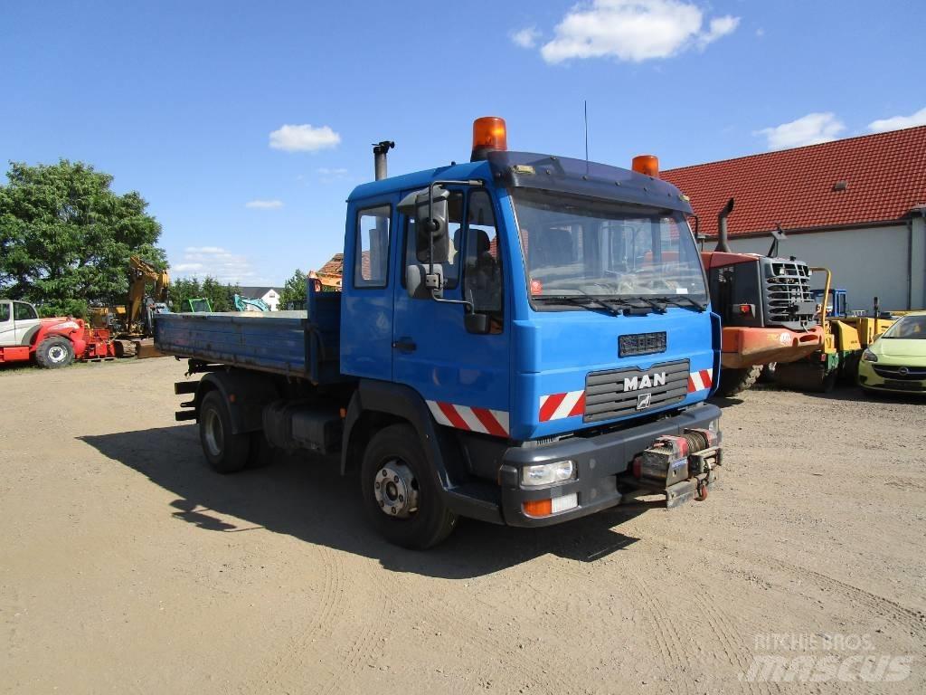 MAN LE 220C 덤프 트럭