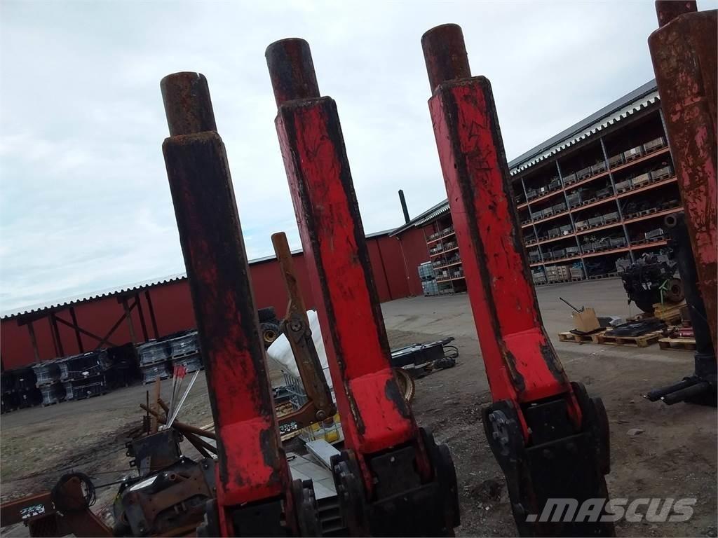 Komatsu 895 기타 구성품
