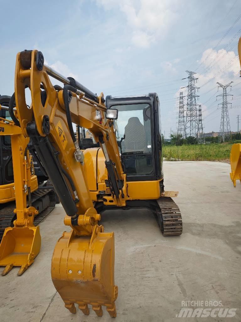 CAT 303.5 E CR 소형 굴삭기 7톤 미만