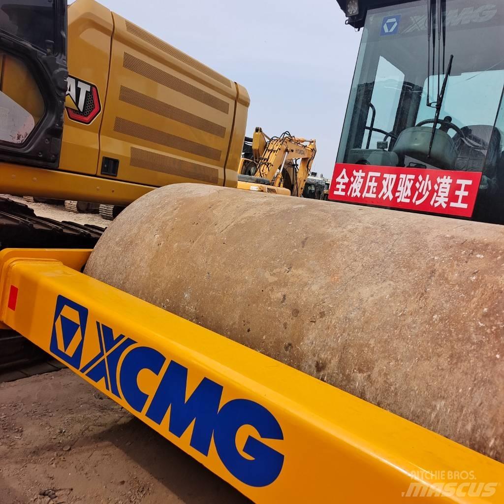 XCMG XS 142 J 트윈 드럼 롤러