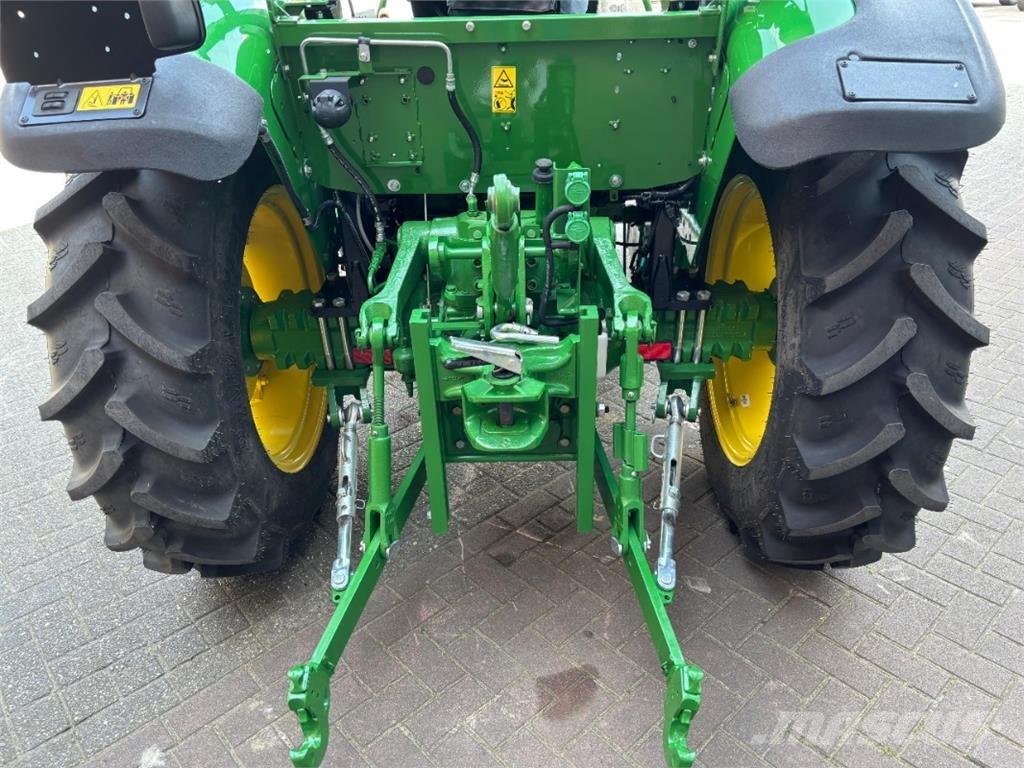 John Deere 5050E 트랙터