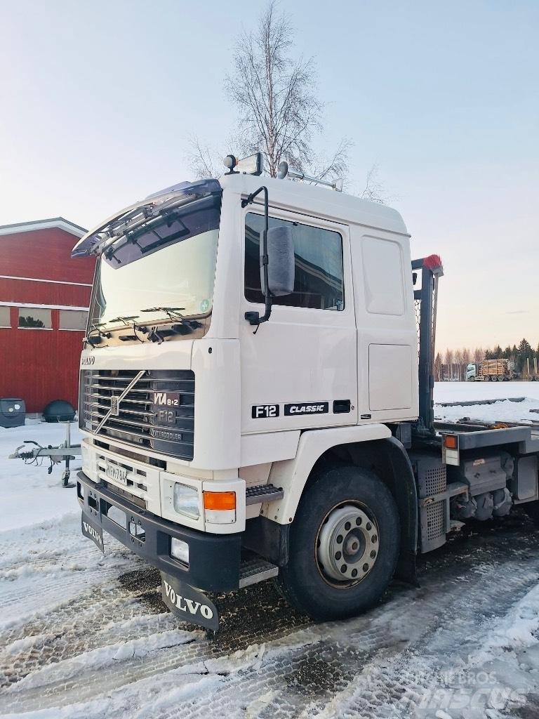 Volvo F 12 플랫베드/드롭사이드 트럭