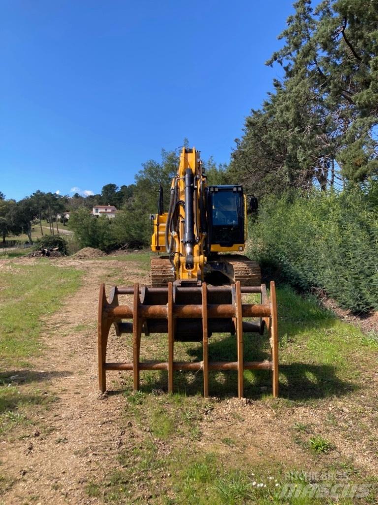 JCB JS 220 X 대형 굴삭기 29톤 이상