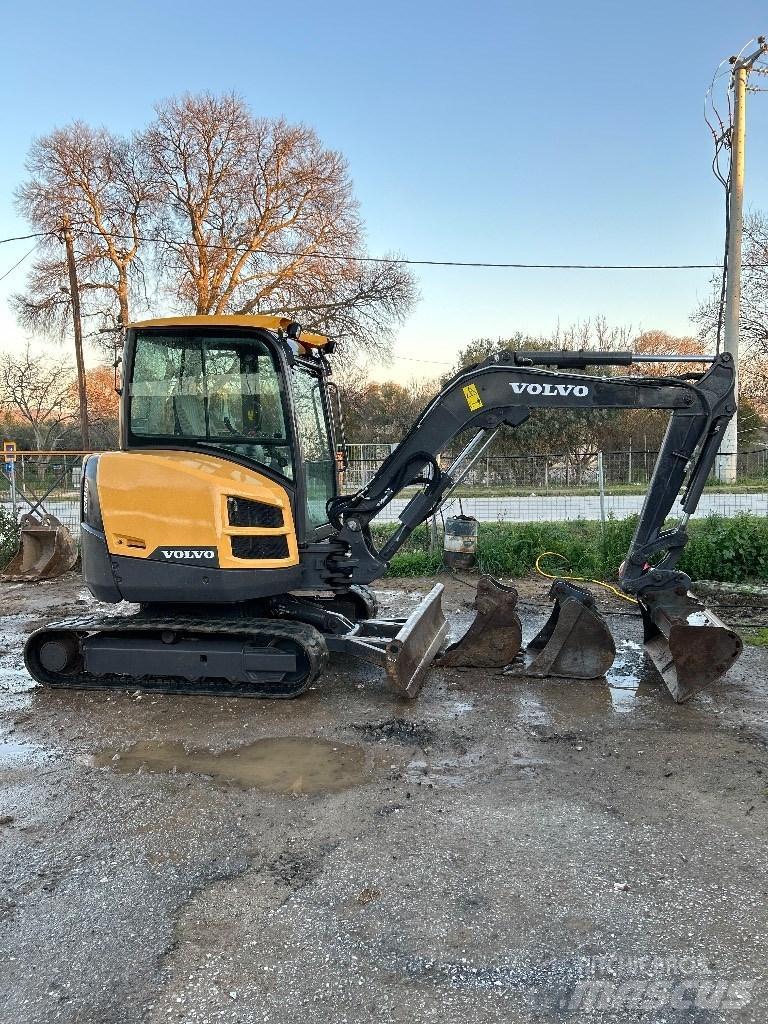 Volvo ECR 35 D 소형 굴삭기 7톤 미만