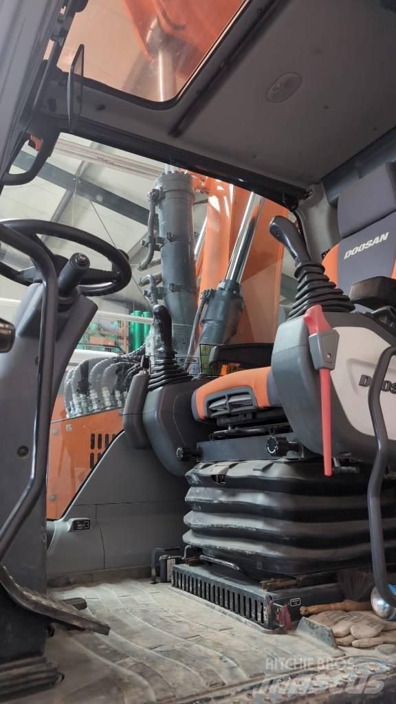Doosan DX 165 W  휠 굴삭기