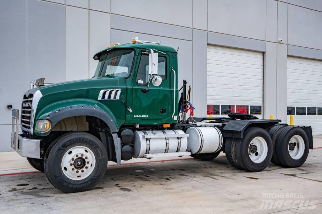 Mack Granite 트랙터 유닛