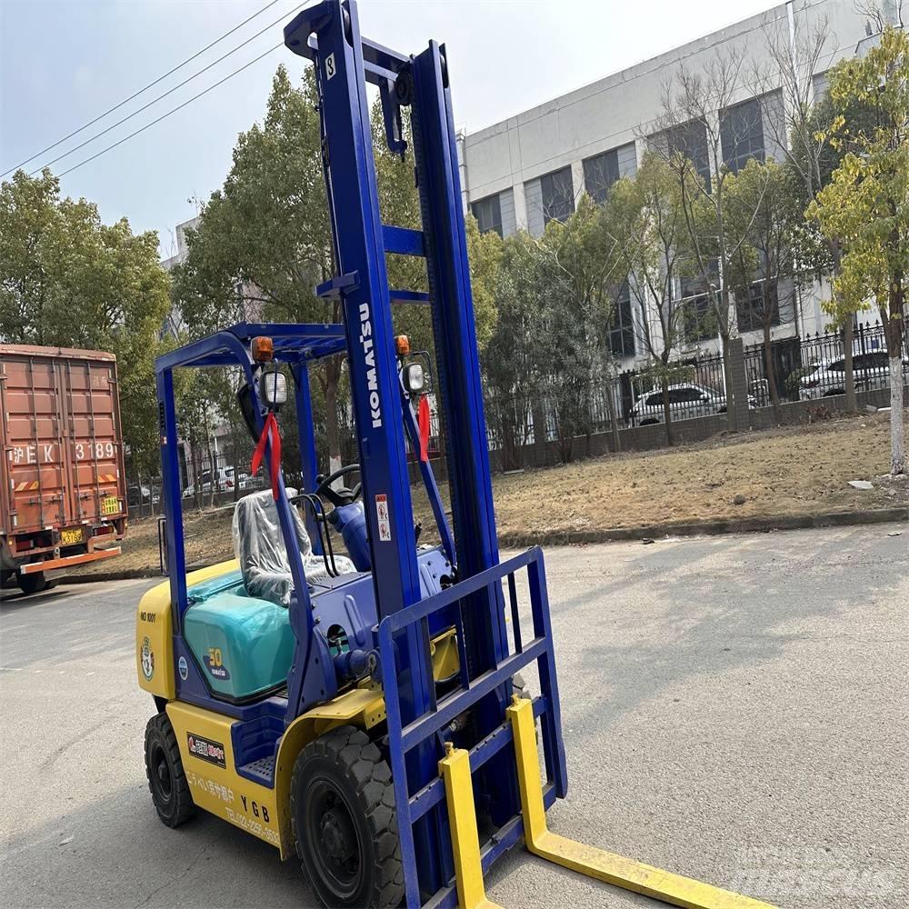 Komatsu FD30-14 디젤 지게차