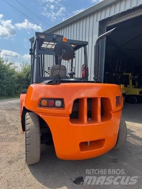 Doosan D 90 S-5 디젤 지게차