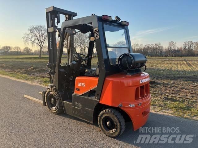 Doosan G 25 G LPG 지게차