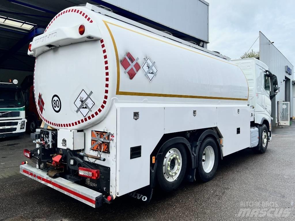 Volvo FH 500 탱커 트럭