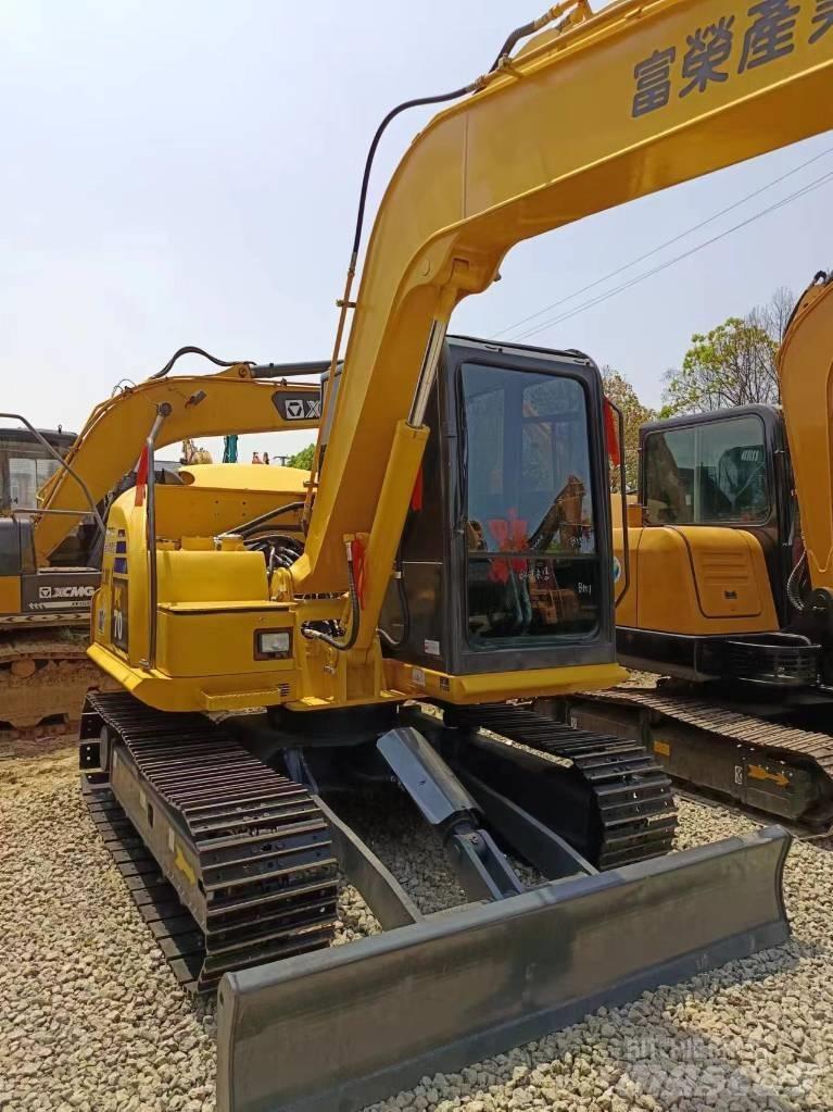 Komatsu PC 70 중형굴삭기 7톤-28톤